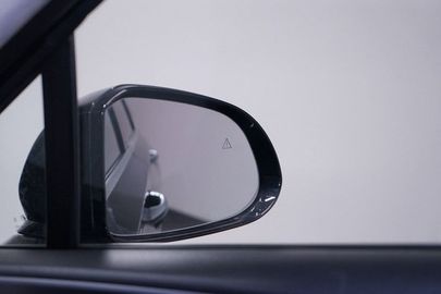 Car image 33