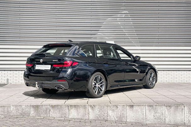 BMW 520i Touring 135 kW image number 2