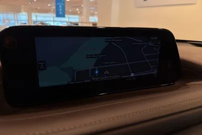 Car image 19