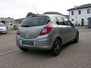 Car image 9