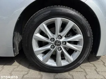 Car image 34