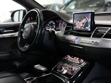 Car image 26