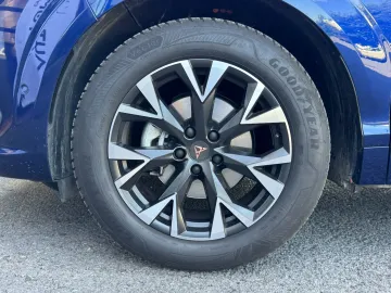 Car image 30