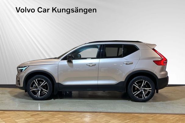 Volvo XC40 B3 Plus Dark 120 kW image number 2