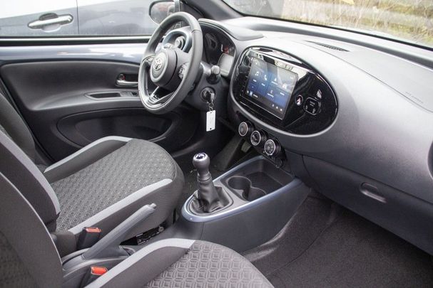 Toyota Aygo X 53 kW image number 15