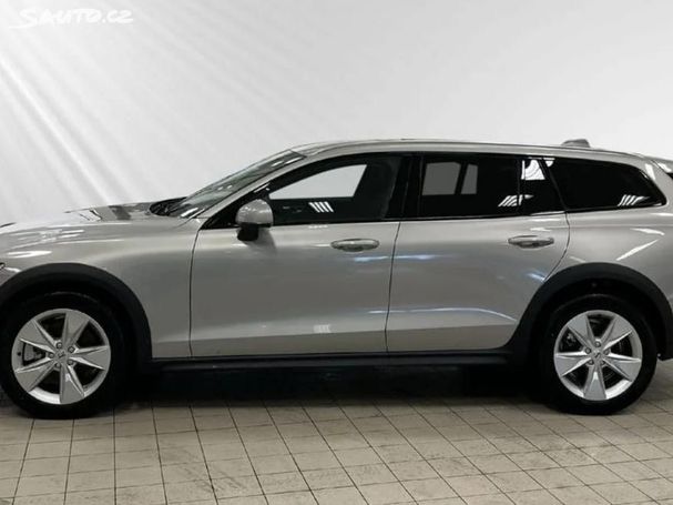 Volvo V60 Cross Country AWD B4 145 kW image number 5