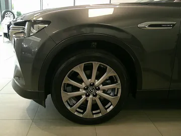 Car image 17