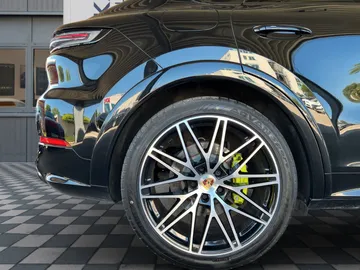 Car image 33