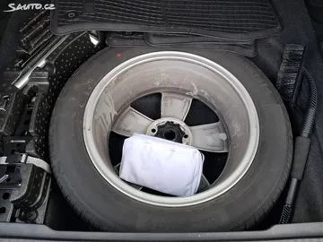 Car image 31