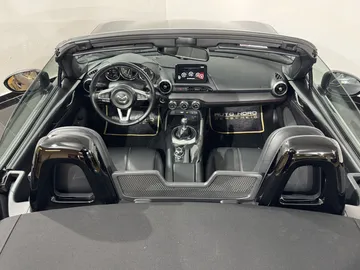 Car image 29