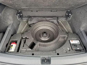 Car image 31