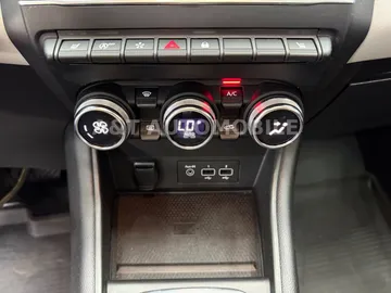 Car image 33