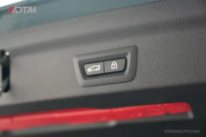 Car image 40