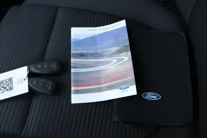 Car image 32