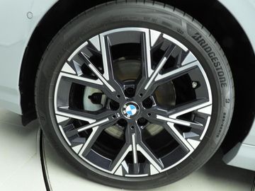 Car image 34