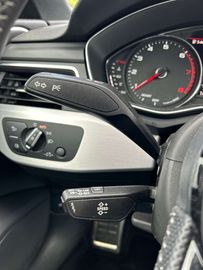 Car image 37