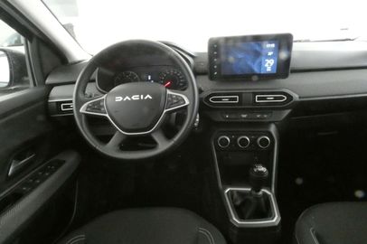 Car image 23