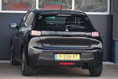 Car image 28
