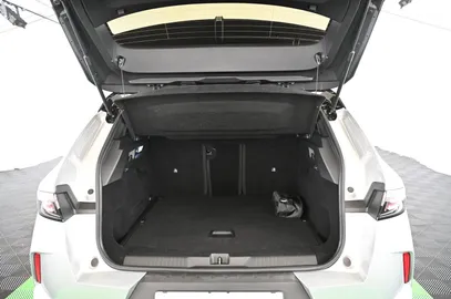 Car image 38