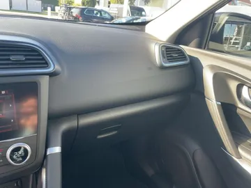 Car image 48