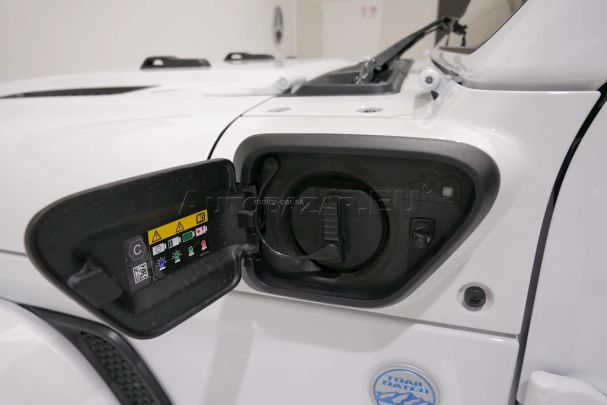 Jeep Wrangler PHEV 280 kW image number 25