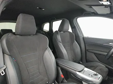 Car image 34