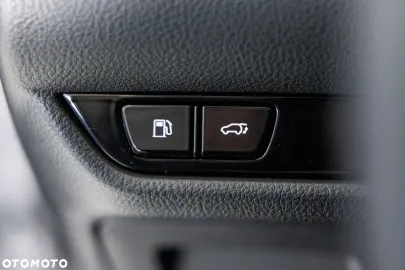 Car image 40