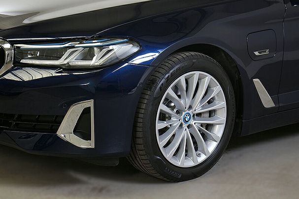 BMW 530 Touring Luxury Line 215 kW image number 17