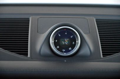 Car image 35