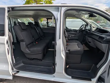 Car image 25