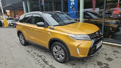 Car image 4