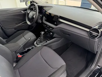 Car image 33