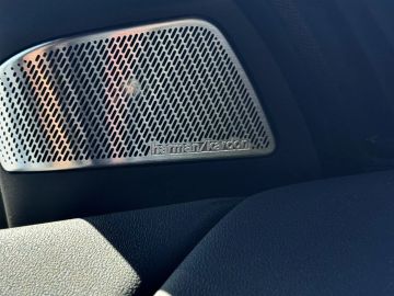 Car image 33