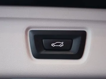 Car image 35