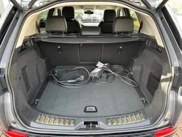 Car image 34