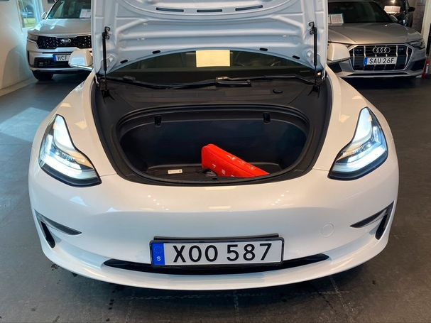 Tesla Model 3 Long Range AWD 324 kW image number 21