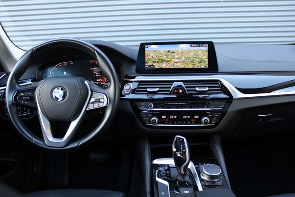 BMW 520i Touring 135 kW image number 21