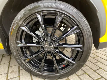Car image 29