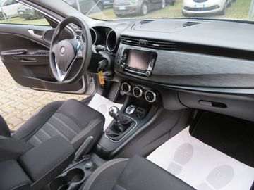 Car image 28