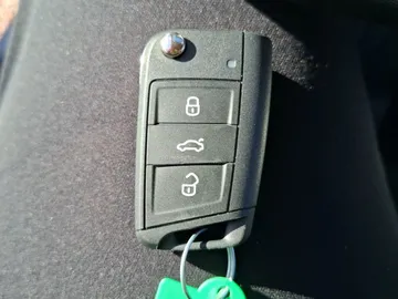 Car image 29