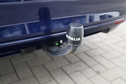 Car image 35
