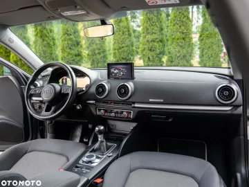 Car image 40