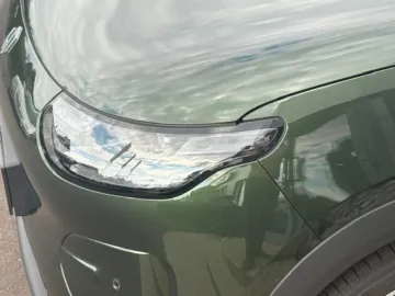 Car image 27