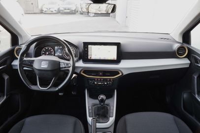 Car image 9