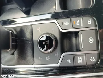 Car image 35