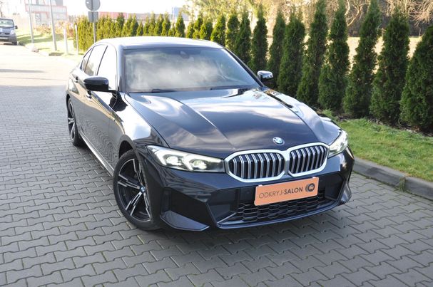 BMW 318i M Sport 115 kW image number 2