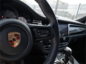 Car image 34