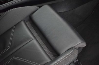 Car image 36