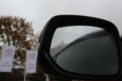 Car image 28