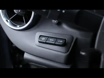 Car image 38